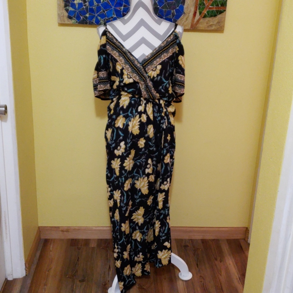 Wrap dress with open shoulder